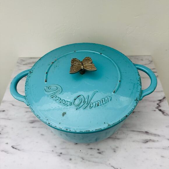 Pioneer Woman Blue Oval Dutch Oven With Butterfly Knob - Picture 1 of 7